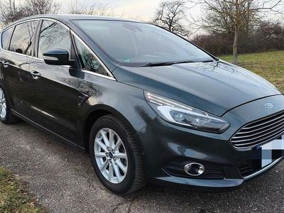 Gebraucht Ford S-MAX Titanium 209 PS (153 kW) 2015 Grau Van / Kleinbus