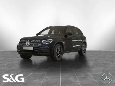 Używany Mercedes GLC300e AMG 194 KM (142 kW) 2021 Czarny SUV
