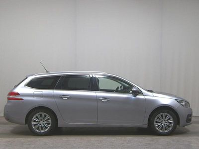Gebraucht Peugeot 308 Allure 131 PS (96 kW) 2021 Grau Kombi