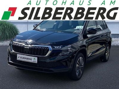 Neu Skoda Karoq Tour 116 PS (85 kW) 2025 Schwarzmagic perleffekt SUV