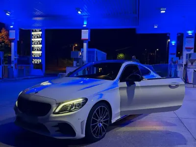 Gebraucht Mercedes C300 245 PS (180 kW) 2020 Weiß Coupé