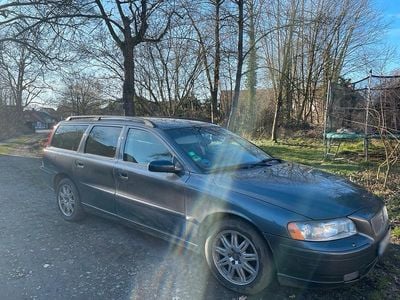 Second-hand Volvo V70 Momentum 108 CP (79 kW) 2005 Gri Break