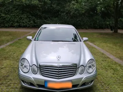 Gebraucht Mercedes E220 170 PS (125 kW) 2008 Grau Limousine