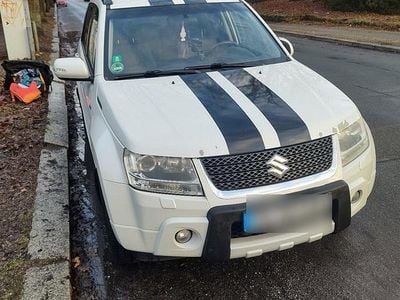 Second-hand Suzuki Grand Vitara 130 CP (95 kW) 2011 Alb SUV