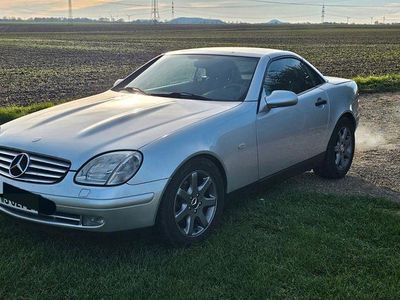 Gebraucht Mercedes SLK230 193 PS (141 kW) 1999 Silber Cabrio