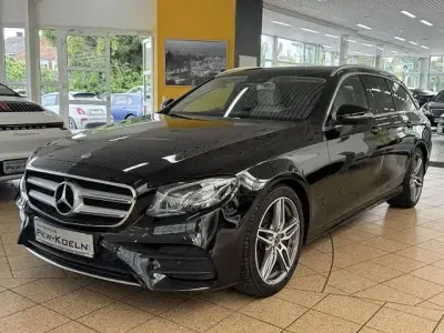 Gebraucht Mercedes E220 AMG line 194 PS (142 kW) 2019 Obsidianschwarz  metallic (metallic) Kombi