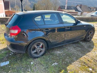 Gebraucht BMW 116 116 PS (85 kW) 2005 Schwarz Kleinwagen