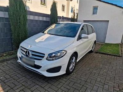 Second-hand Mercedes B220 Ambition 170 CP (125 kW) 2019 Alb Monovolum
