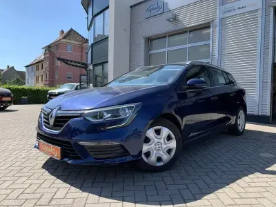 Gebraucht Renault Mégane GrandTour 140 PS (102 kW) 2019 Blau Kombi
