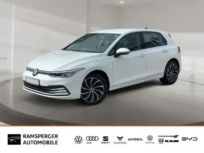 Usata VW Golf VIII Life 131 CV (96 kW) 2023 Bianco Berlina