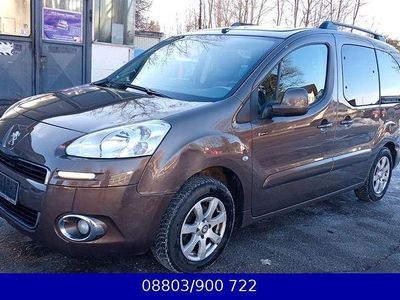 Braun Gebraucht 2013 Peugeot Partner Tepee Family Van / Kleinbus | 3.990 €