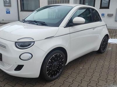 Gebraucht Fiat 500e La Prima 86 kW (118 PS) 2023 Weiß Limousine