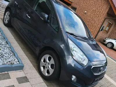 Używany Kia Ceed 90 KM (66 kW) 2013 Szary Hatchback