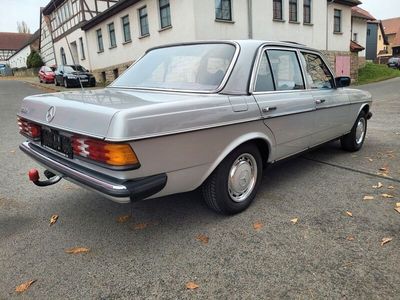 Gebraucht Mercedes 230 109 PS (80 kW) 1978 Limousine
