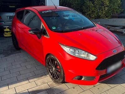 Gebraucht Ford Fiesta ST 182 PS (133 kW) 2013 Rot Kleinwagen