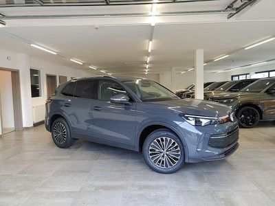 Neu VW Tiguan Life 150 PS (110 kW) 2026 Grau SUV