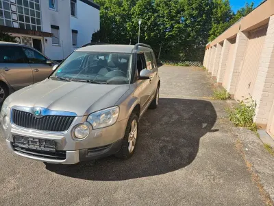 Käytetty Skoda Yeti Ambition 110 HP (80 kW) 2012 Harmaa Katumaasturi