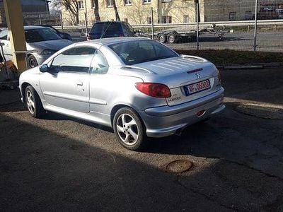 Gebraucht Peugeot 206 CC Platinum 109 PS (80 kW) 2006 Silber Cabrio