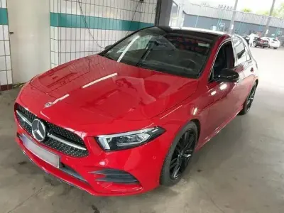 Gebraucht Mercedes A200 AMG line 163 PS (119 kW) 2018 Rot Limousine