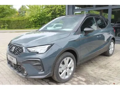 Neu Seat Arona Style 150 PS (110 kW) 2026 Fiord blau midnight schwarz SUV