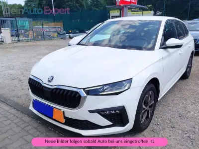 Gebraucht Skoda Scala Selection 116 PS (85 kW) 2024 Candyweiss Kleinwagen