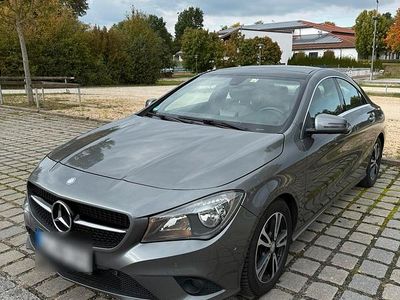 Grau Gebraucht 2013 Mercedes CLA200 Limousine | 11.790 € (Etwas zu teuer)