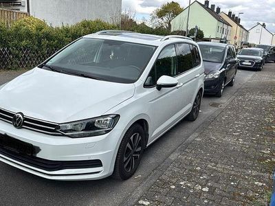 Gebraucht VW Touran United 150 PS (110 kW) 2020 Weiß Van / Kleinbus