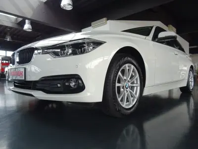 Gebraucht BMW 320 Advantage 190 PS (139 kW) 2018 Weiß Limousine