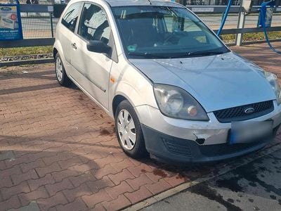 Gebraucht Ford Fiesta 75 PS (55 kW) 2006 Grau Kleinwagen