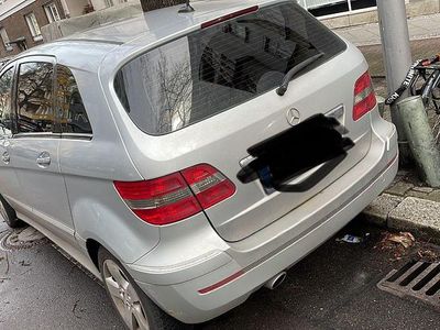 Mercedes B200