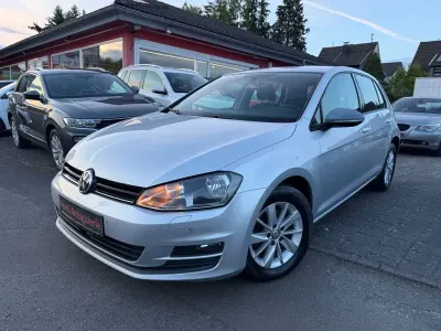 Second-hand VW Golf VII Trendline 105 CP (77 kW) 2013 Argintiu Berlinǎ
