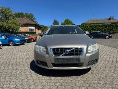 Usata Volvo V70 Momentum 200 CV (147 kW) 2007 Argento Station wagon