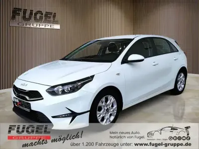Gebraucht Kia Ceed 101 PS (74 kW) 2022 Weiß Kleinwagen