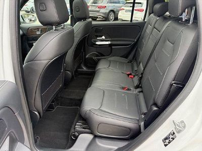 Mercedes GLB220