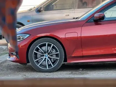 Gebraucht BMW 330e Sport Line 292 PS (214 kW) 2020 Orange Limousine