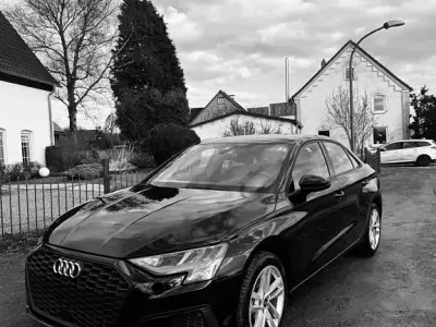 Gebraucht Audi A3 Comfort 116 PS (85 kW) 2023 Schwarz Limousine