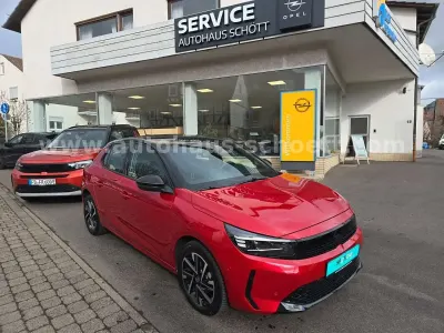 Używany Opel Corsa 101 KM (74 kW) 2025 Czerwony Sedan/Limuzyna