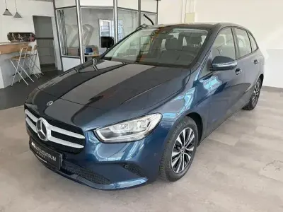 Gebraucht Mercedes B200 150 PS (110 kW) 2021 Blau Van / Kleinbus