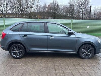 Gebraucht Skoda Rapid Active 105 PS (77 kW) 2014 Grau Kleinwagen
