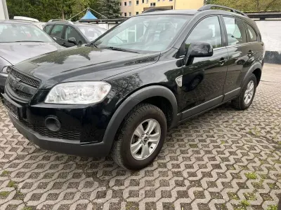 Używany Chevrolet Captiva LS 185 KM (136 kW) 2010 Czarny SUV