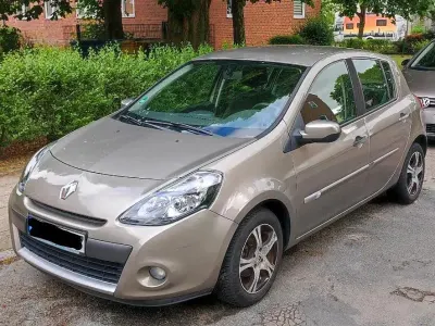 Gebraucht Renault Clio III 75 PS (55 kW) 2009 Beige Limousine