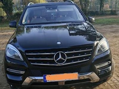 Gebraucht Mercedes ML350 258 PS (189 kW) 2015 Schwarz SUV