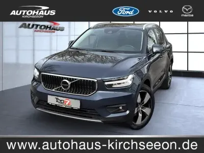 Używany Volvo XC40 Momentum 129 KM (94 kW) 2020 Niebieski SUV