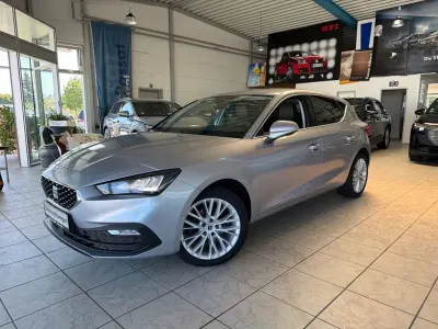 Gebraucht Seat Leon XCELLENCE 150 PS (110 kW) 2022 Silber Limousine