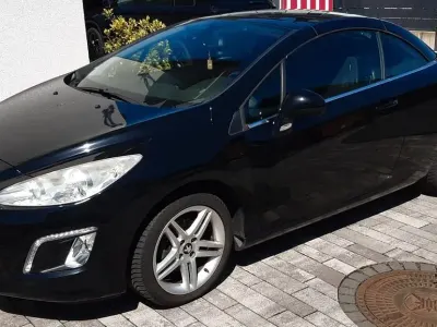 Gebraucht Peugeot 308 CC Access 120 PS (88 kW) 2011 Schwarz Cabrio