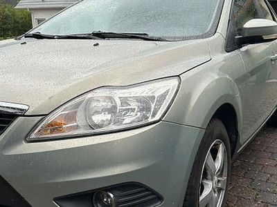 Gebraucht Ford Focus 101 PS (74 kW) 2008 Beige Limousine