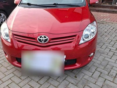 Gebraucht Toyota Auris 99 PS (72 kW) 2012 Rot Kleinwagen