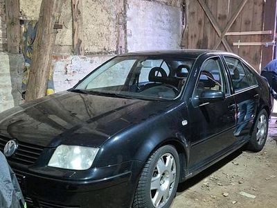 Second-hand VW Bora 115 CP (84 kW) 2000 Negru Berlinǎ