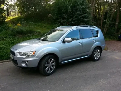 Brugt Mitsubishi Outlander 156 HK (114 kW) 2010 Sølv SUV