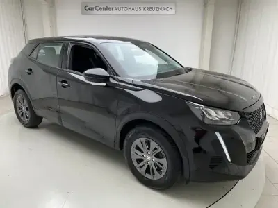 Gebraucht Peugeot 2008 Active 131 PS (96 kW) 2021 Schwarz SUV